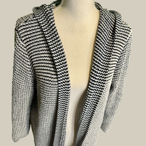 Nicole Miller Artelier Women's Navy Blue and White Hooded Cardigan Sweater Sz M - Picture 3 of 15